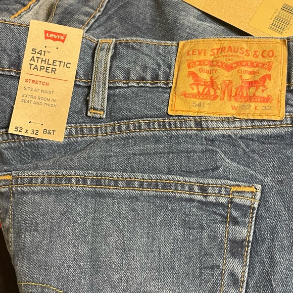 Mens Big and Tall Levi’s 541 Athletic Taper Size 52x32 - Picture 4 of 6